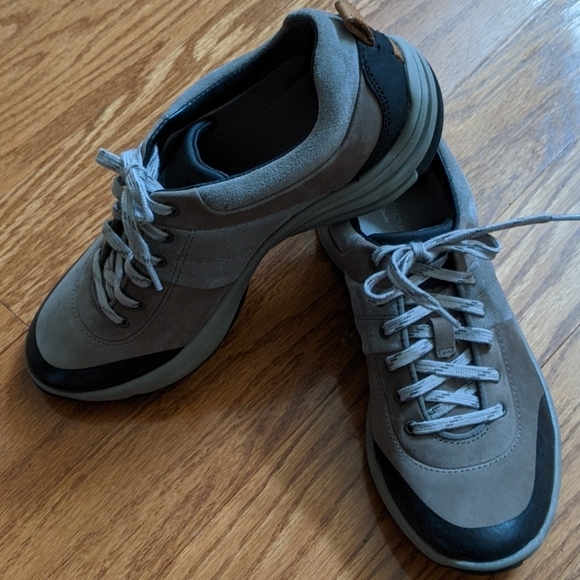 Clarks Unstructured Wavewalk tennis shoes 7 1/2 - Picture 10 of 14